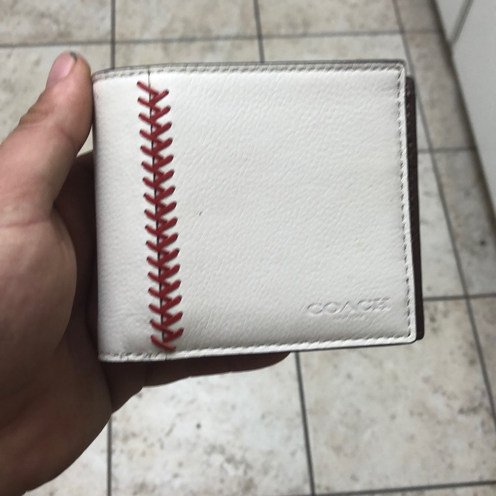 Brand New Never Used MLB Coach Wallet Mens